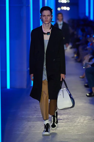 Look 2